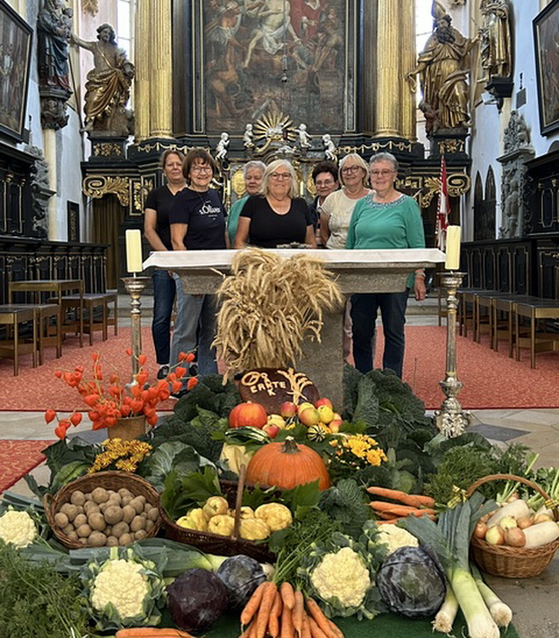 Erntedank St. Veit 2026 Geschmückter Altar zu Erntedank in St. Veit, Iphofen