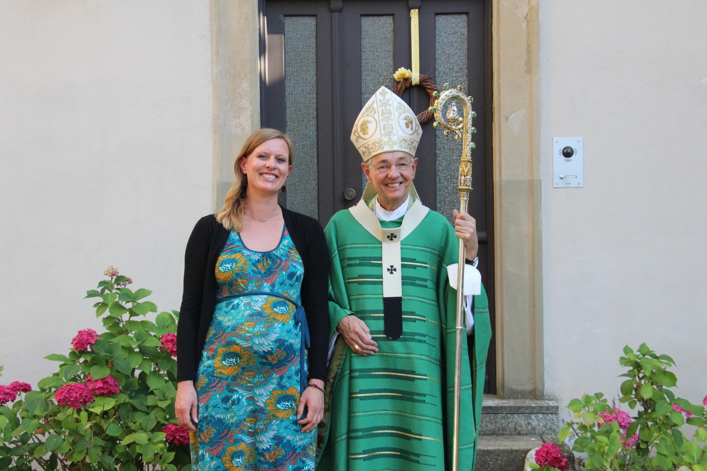 Erzbischof Ludwig Schick verlieh die Missio canonica an angehende Religionslehrkräfte für Mittel-, Förder, Grundschulen sowie die Fachakademie für Sozialpädagogik. Missio Canocnia