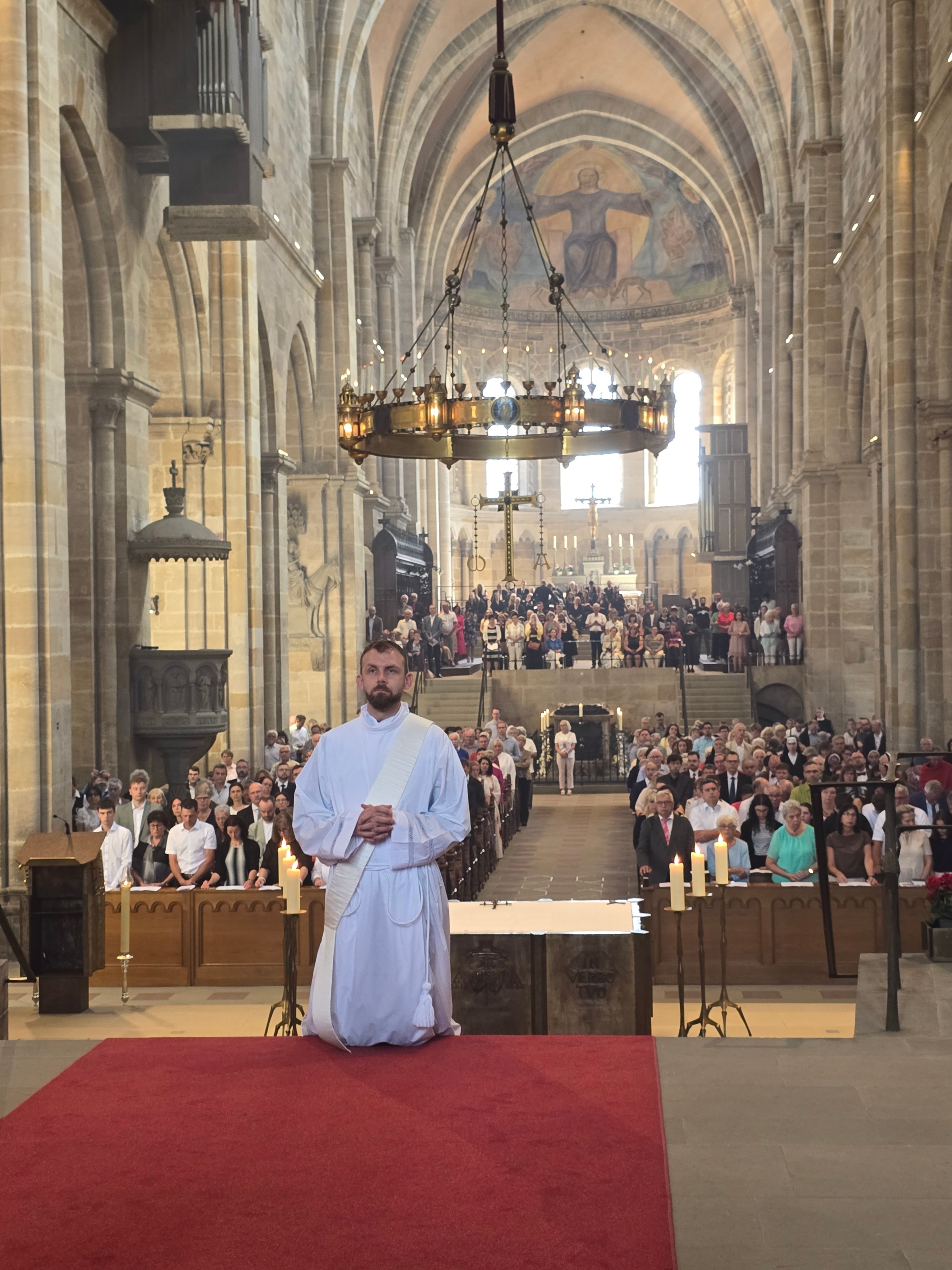 Marco Weis wurde im Bamberger Dom von Erzbischof Herwig Gössl zum Priester geweiht Priesterweihe Marco Weis